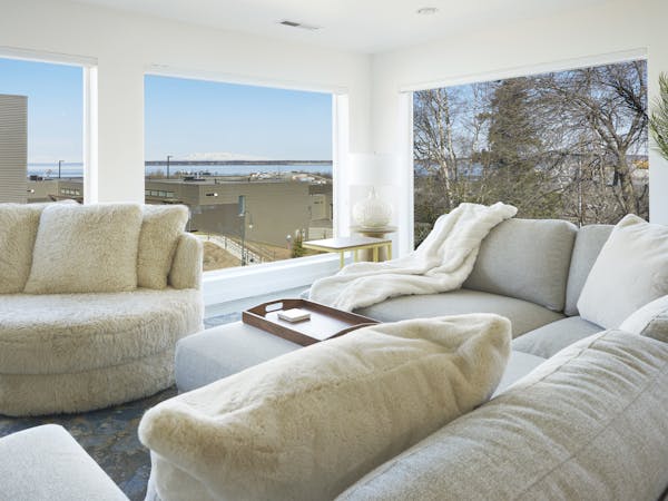 Three bedroom penthouse with one bathroom, full kitchen, and stunning views of Anchorage.