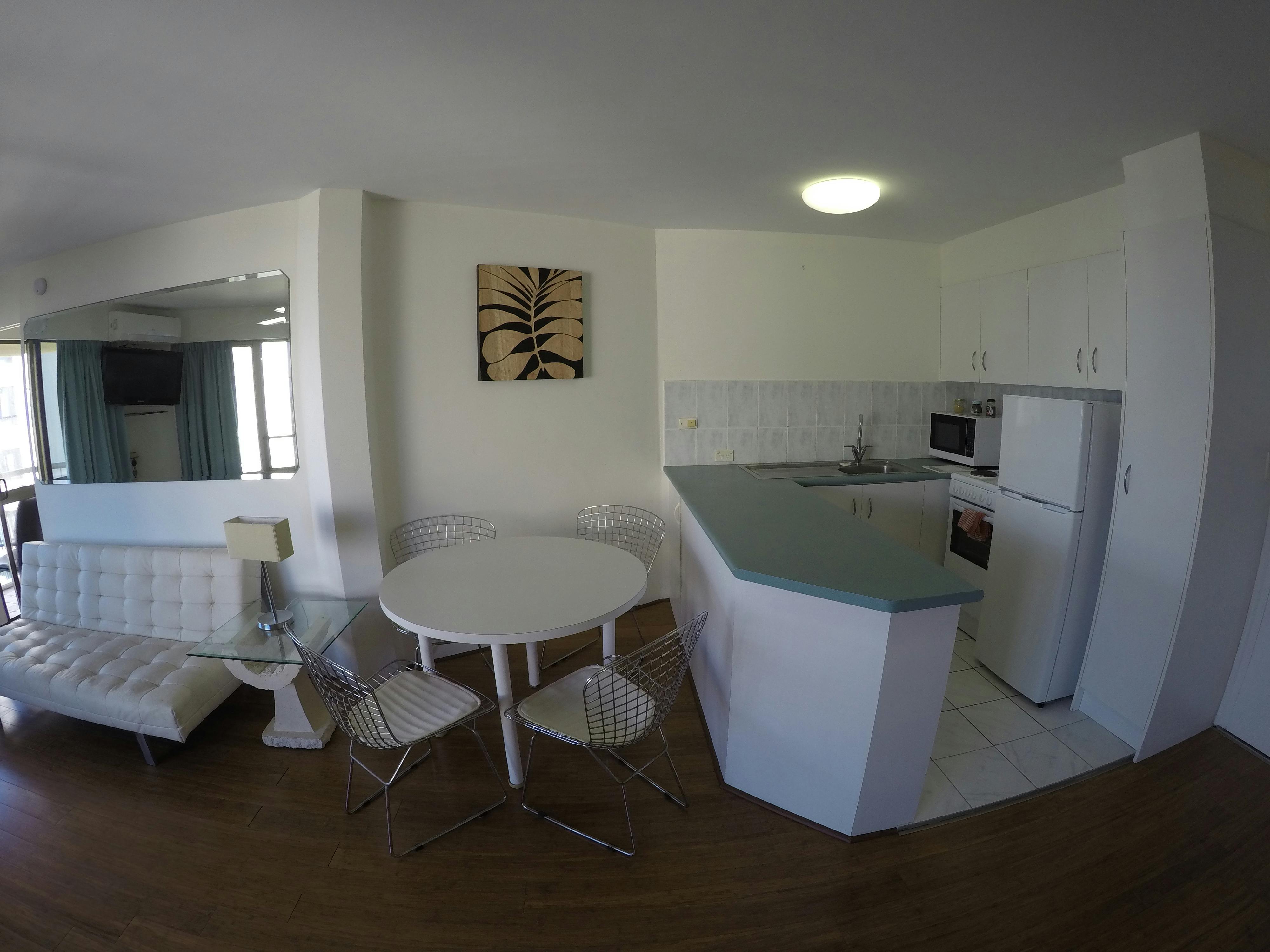 one bedroom apartment, surfers paradise, gold coast, queensland, australia