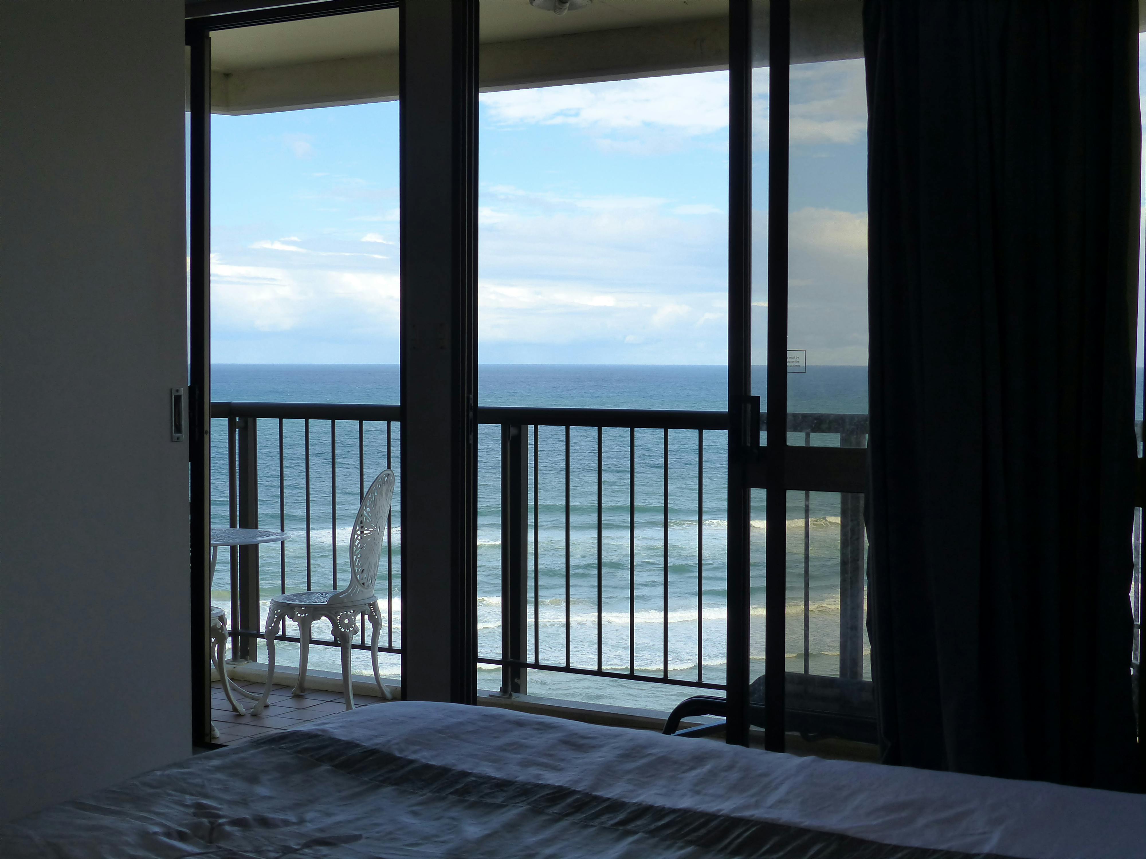 one bedroom apartment, surfers paradise, ocean view, surfers paradise, gold coast, queensland, australia