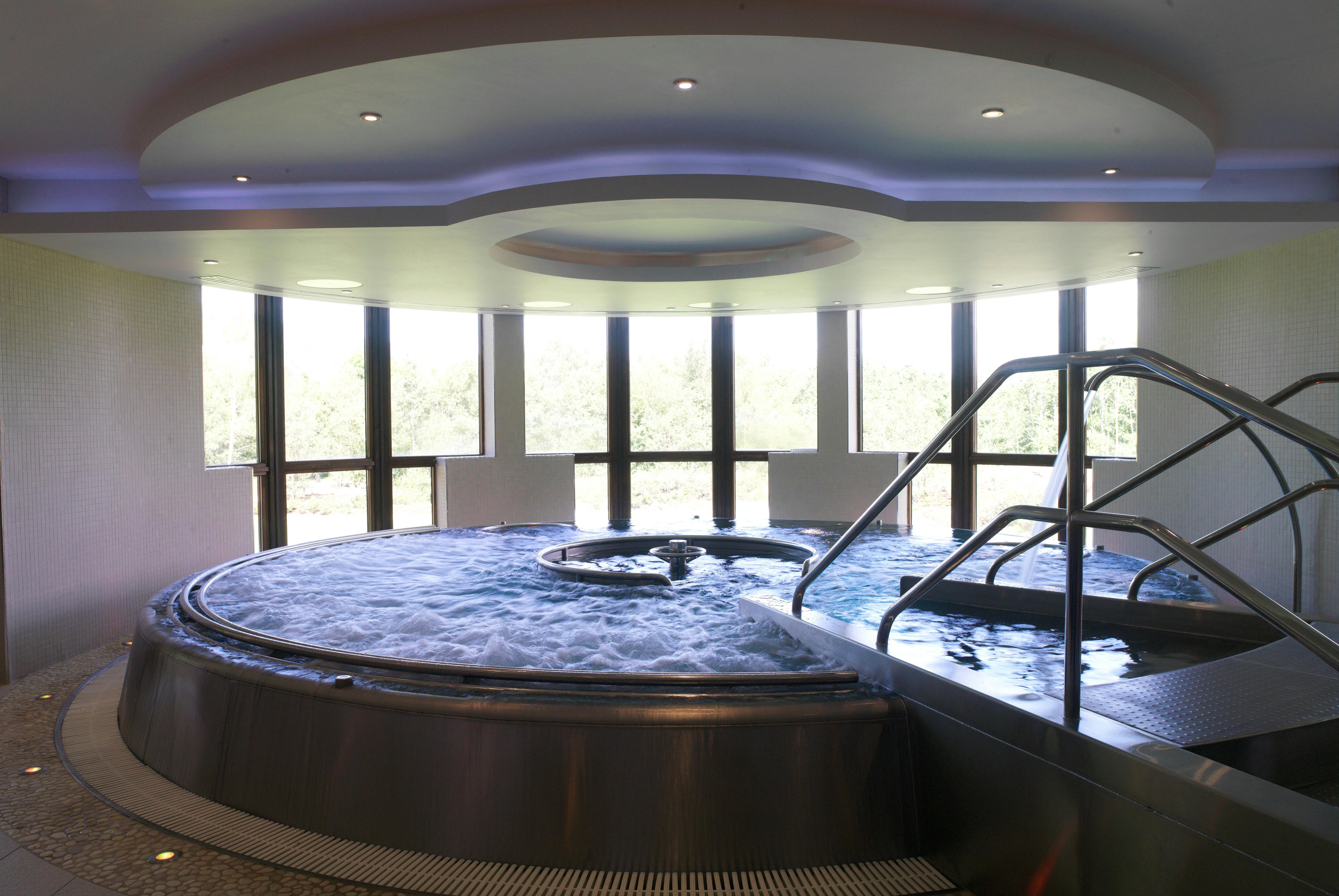 Cameron House Spa Jacuzzi