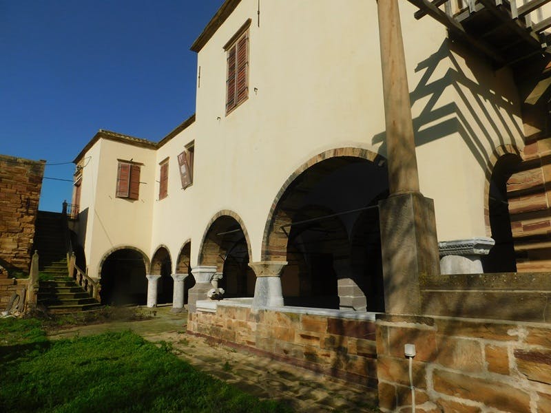 Αρχοντικό Σαλβάγου, αυλή αρχοντικού Salvagou Mansion's courtayard