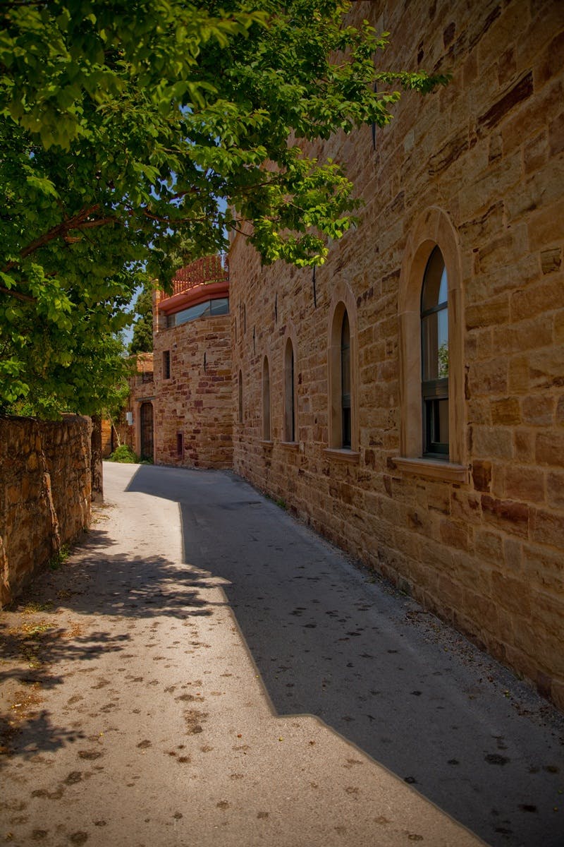 Στενά δρομάκια του Κάμπου Narrow paths of Kampos