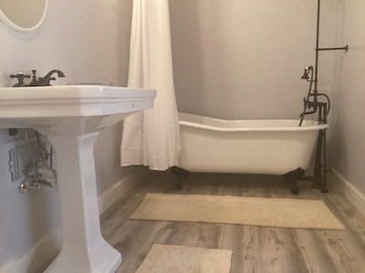 Pamper your self in this dreamy claw foot tub.