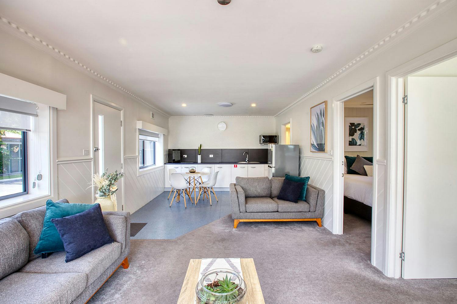 Harbour View Apartment Living area and Kitchenette.