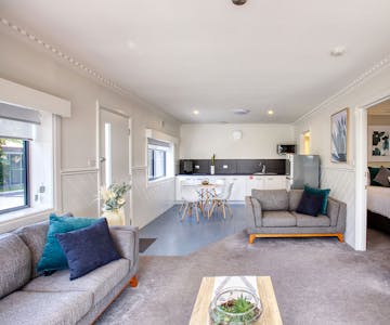 Harbour View Apartment Living area and Kitchenette.