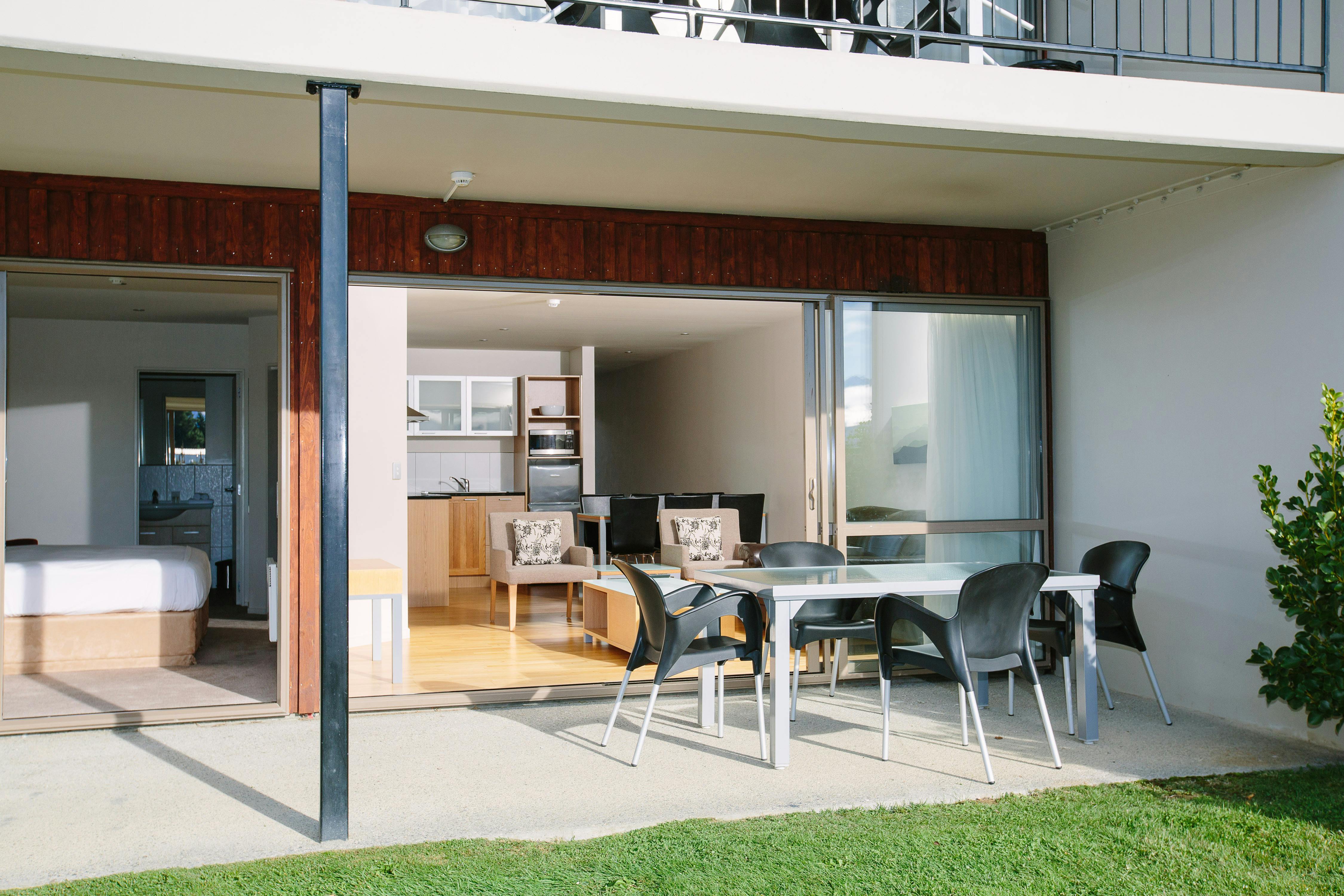 Luxurious and inviting 1 bedroom apartment at Oakridge Resort, featuring high-quality furnishings, tasteful decor, and a sepa