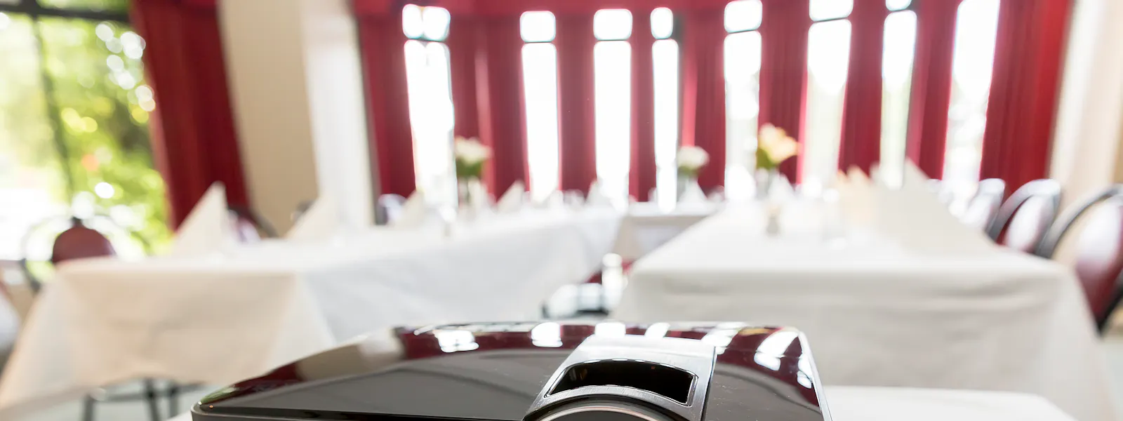 Conference & function venues – Table projector