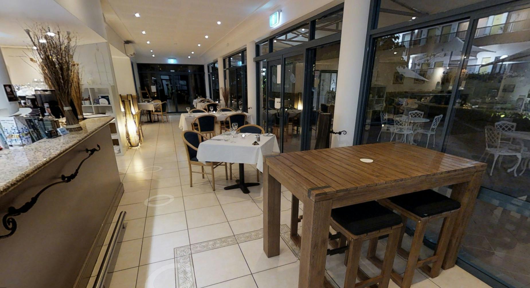 The Rocks Restaurant & Bar, Onsite Restaurant