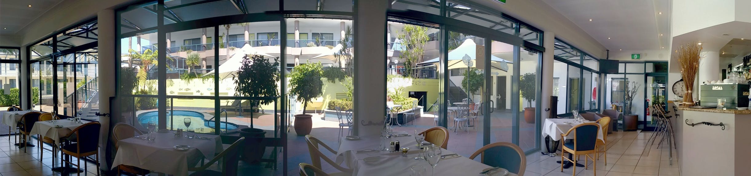 The Rocks Restaurant & Bar - Onsite Restaurant