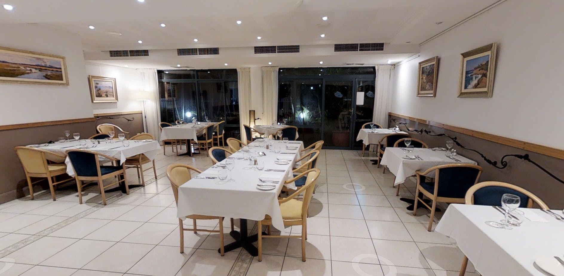 The Rocks Restaurant & Bar, Onsite Restaurant