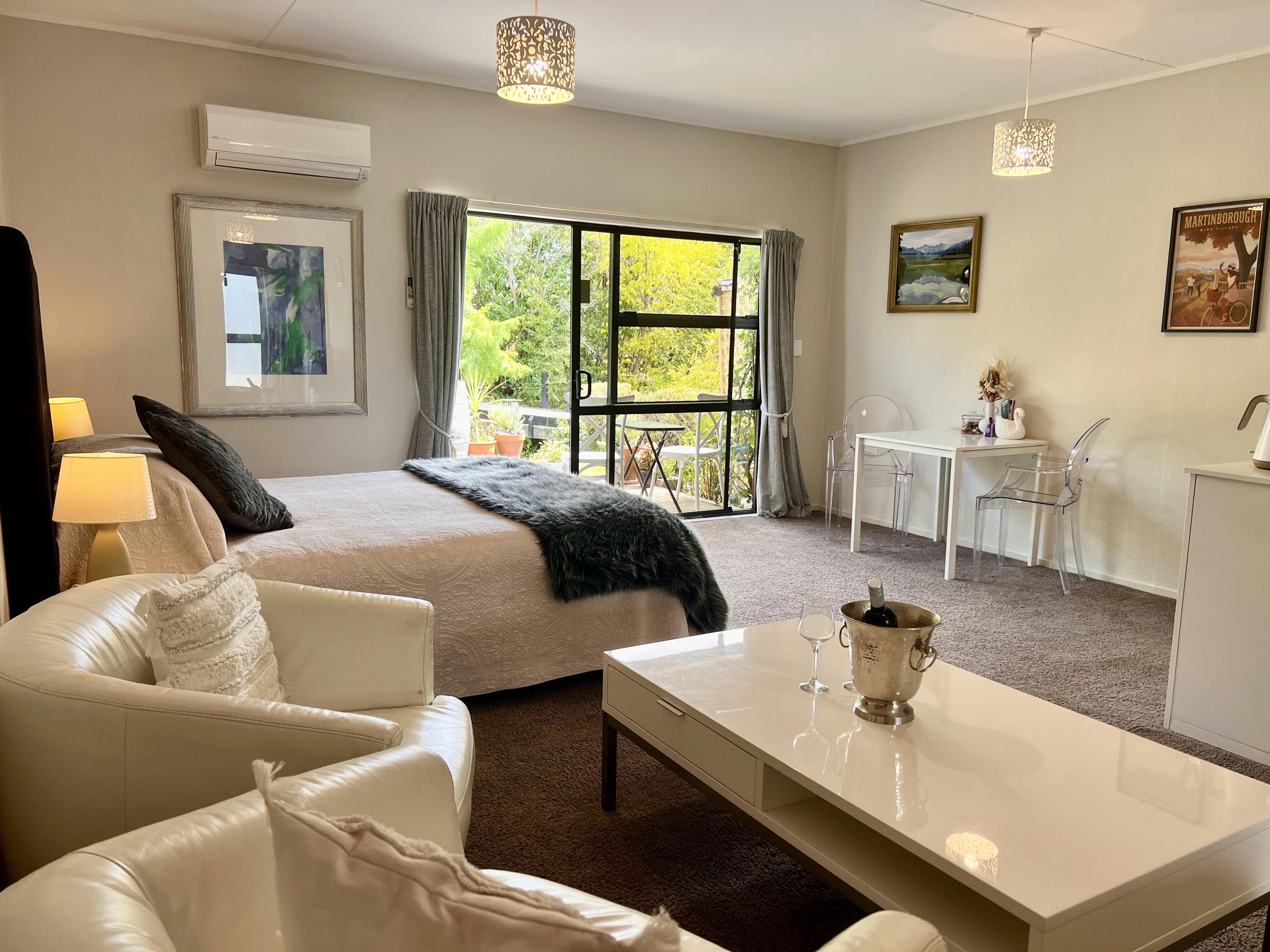 Martinborough Accomodation King Single Bedroom