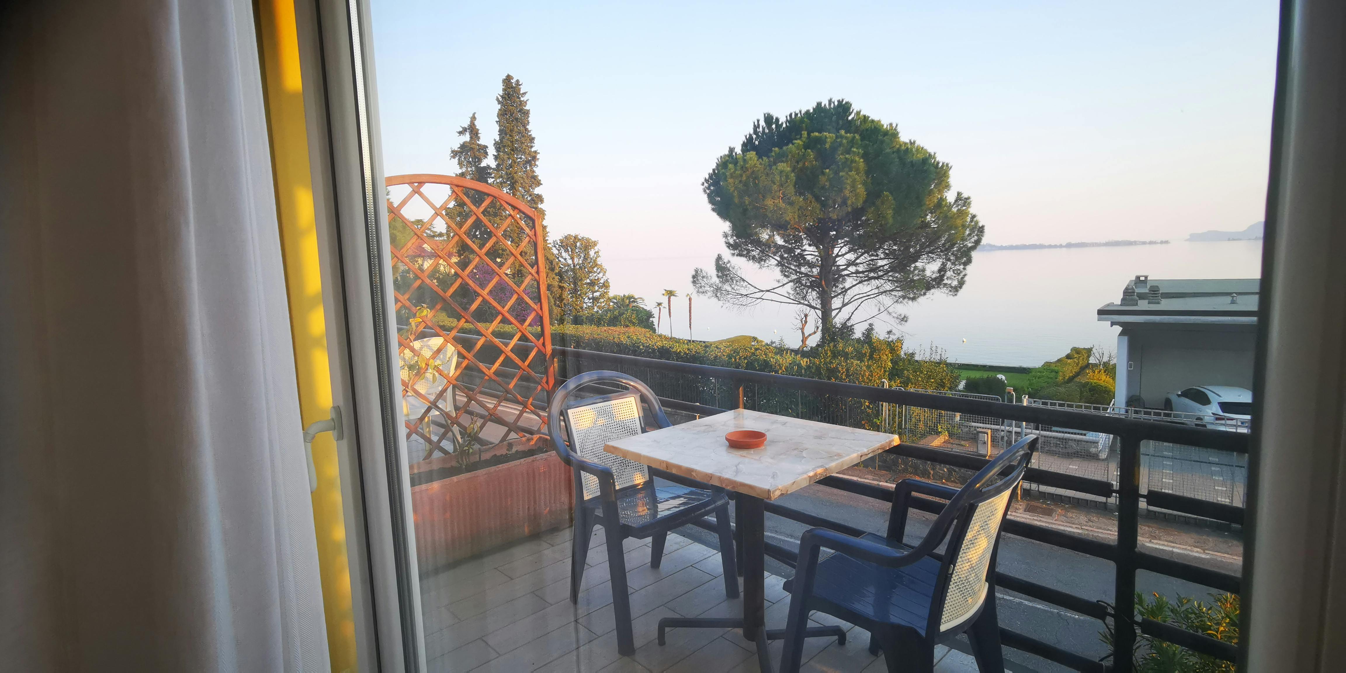 balcone privato vista lago