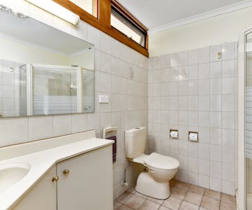 Standard Bathroom