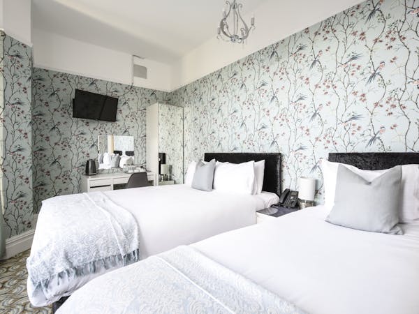 double room, Triple room, Quad Room, Twin Room, Single Room bed & breakfast, liverpool, sefton park, lake view, Ensuite