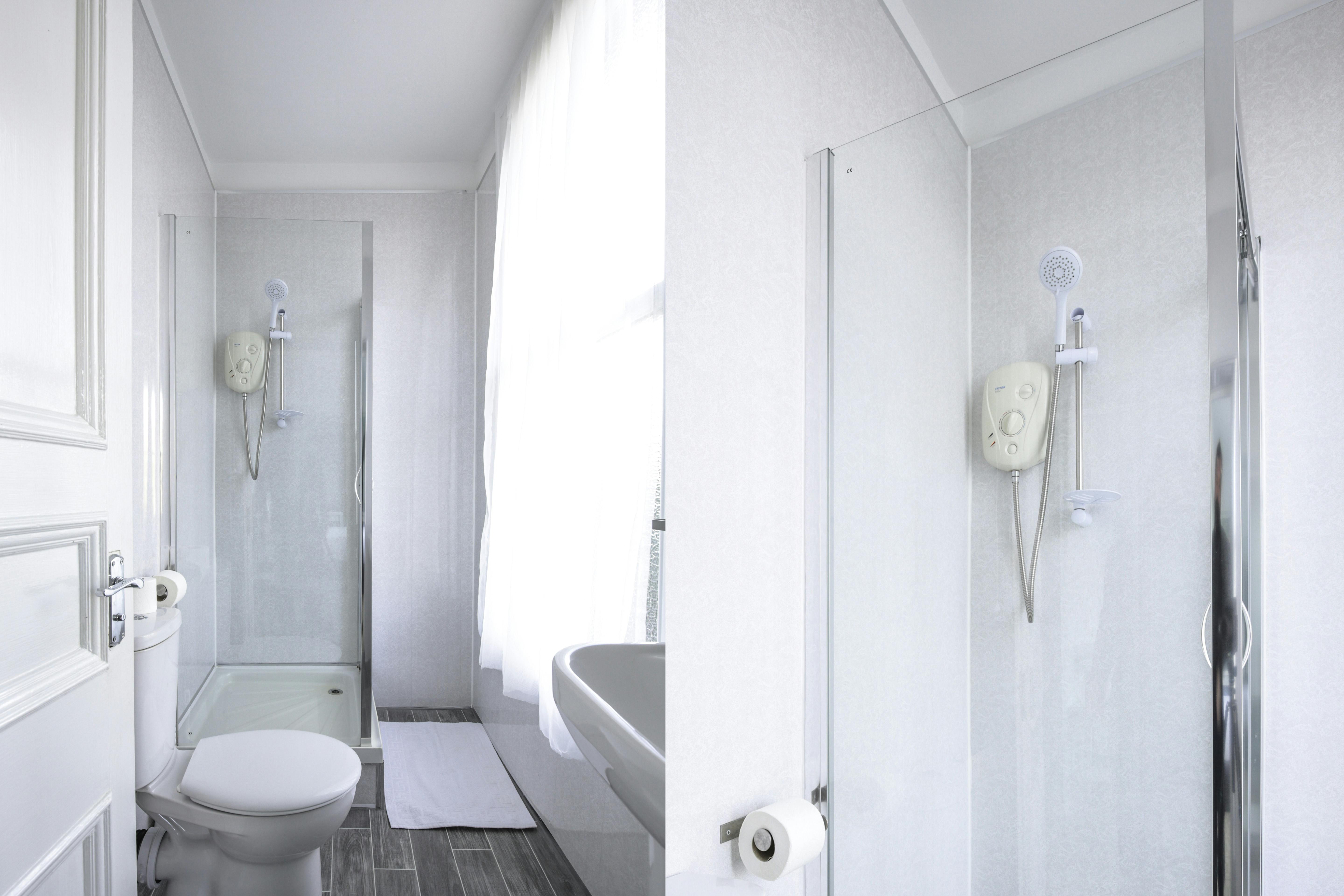 double room, Triple room, Quad Room, Twin Room, Single Room bed & breakfast, liverpool, sefton park, lake view, Ensuite