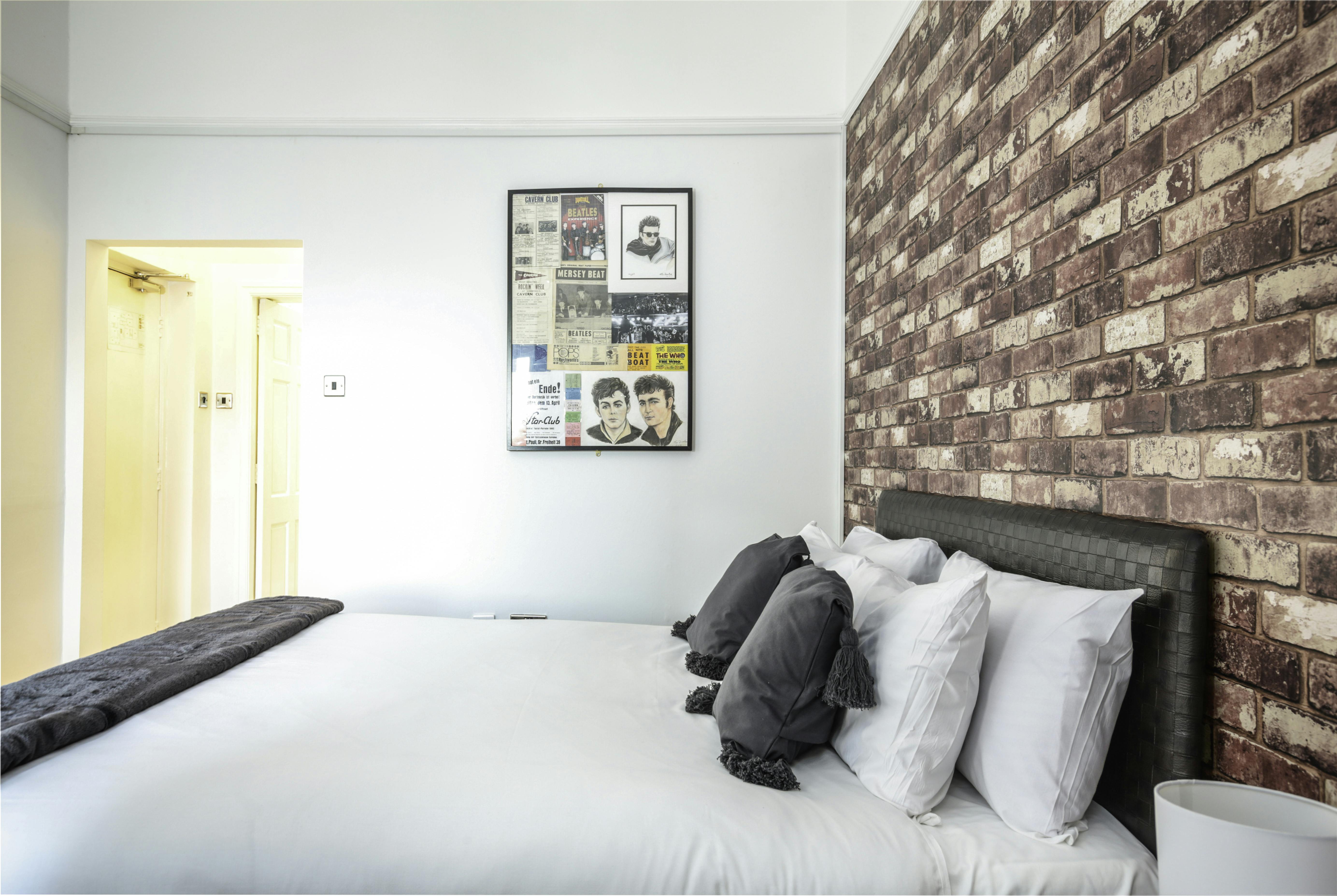 double room, Triple room, Quad Room, Twin Room, Single Room bed & breakfast, liverpool, sefton park, lake view, Ensuite