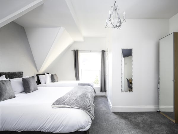 double room, Triple room, Quad Room, Twin Room, Single Room bed & breakfast, liverpool, sefton park, lake view, Ensuite