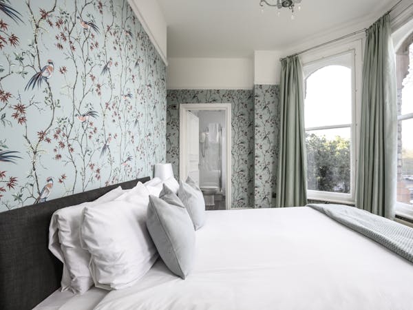 double room, Triple room, Quad Room, Twin Room, Single Room bed & breakfast, liverpool, sefton park, lake view, Ensuite