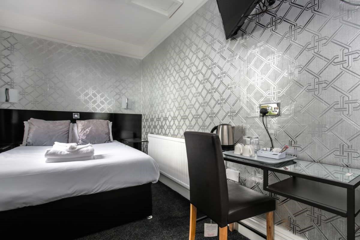 double room, Triple room, Quad Room, Twin Room, Single Room bed & breakfast, liverpool, sefton park, lake view, Ensuite