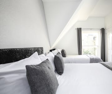 double room, Triple room, Quad Room, Twin Room, Single Room bed & breakfast, liverpool, sefton park, lake view, Ensuite