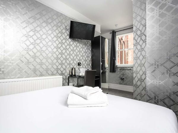 double room, Triple room, Quad Room, Twin Room, Single Room bed & breakfast, liverpool, sefton park, lake view, Ensuite