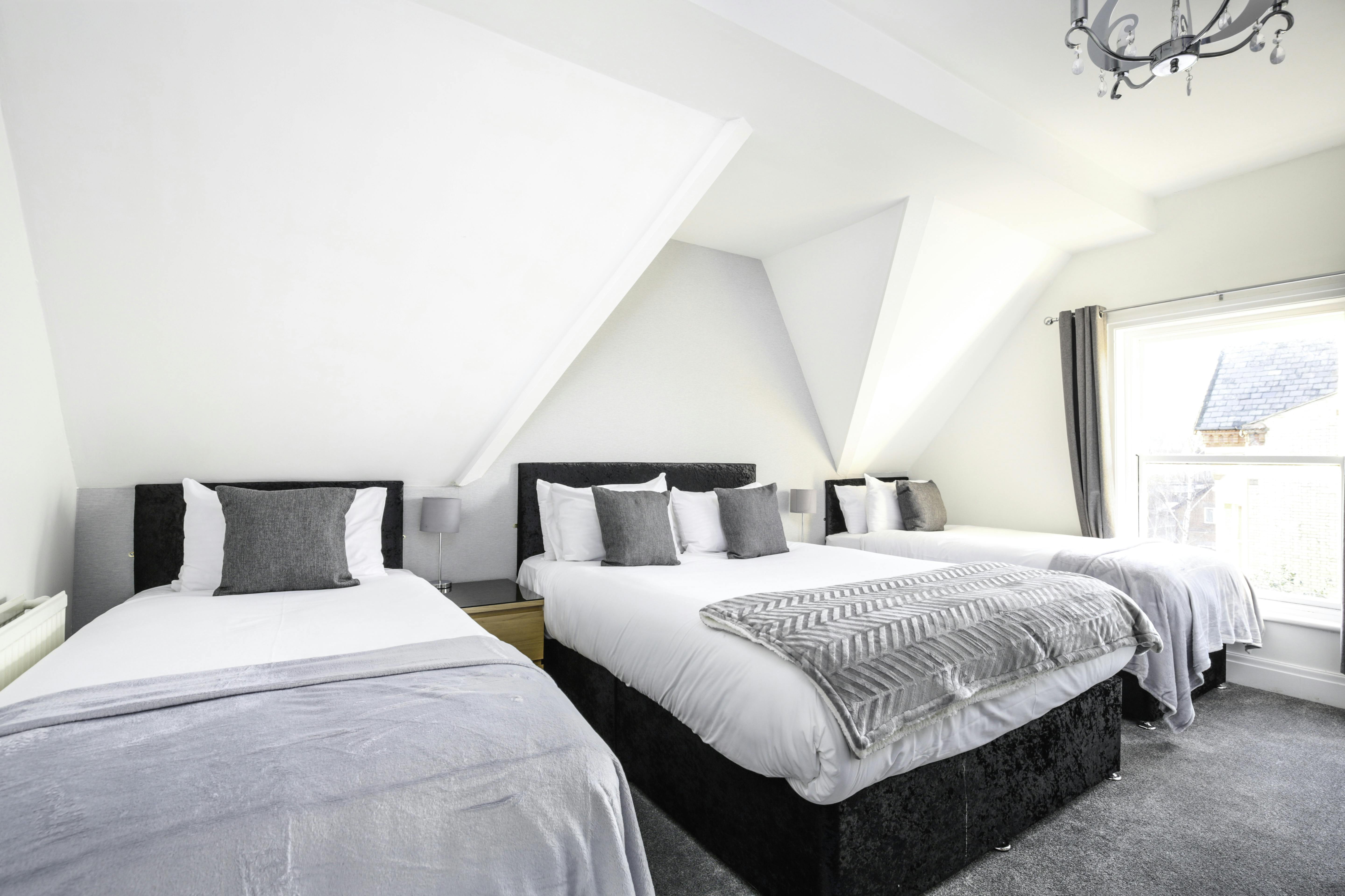 double room, Triple room, Quad Room, Twin Room, Single Room bed & breakfast, liverpool, sefton park, lake view, Ensuite
