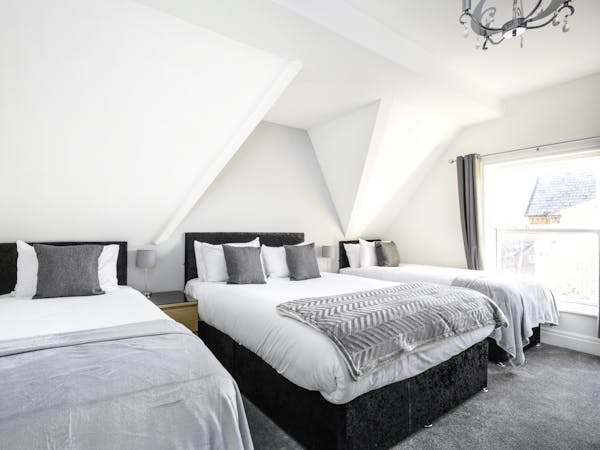 double room, Triple room, Quad Room, Twin Room, Single Room bed & breakfast, liverpool, sefton park, lake view, Ensuite