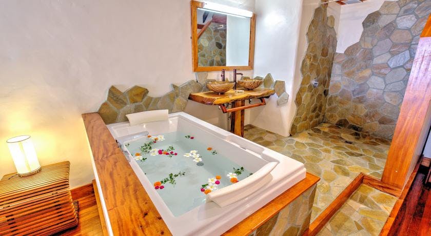 beachfront boutique hotel coral coast fiji private villa ocean view bath 2 person romantic escape