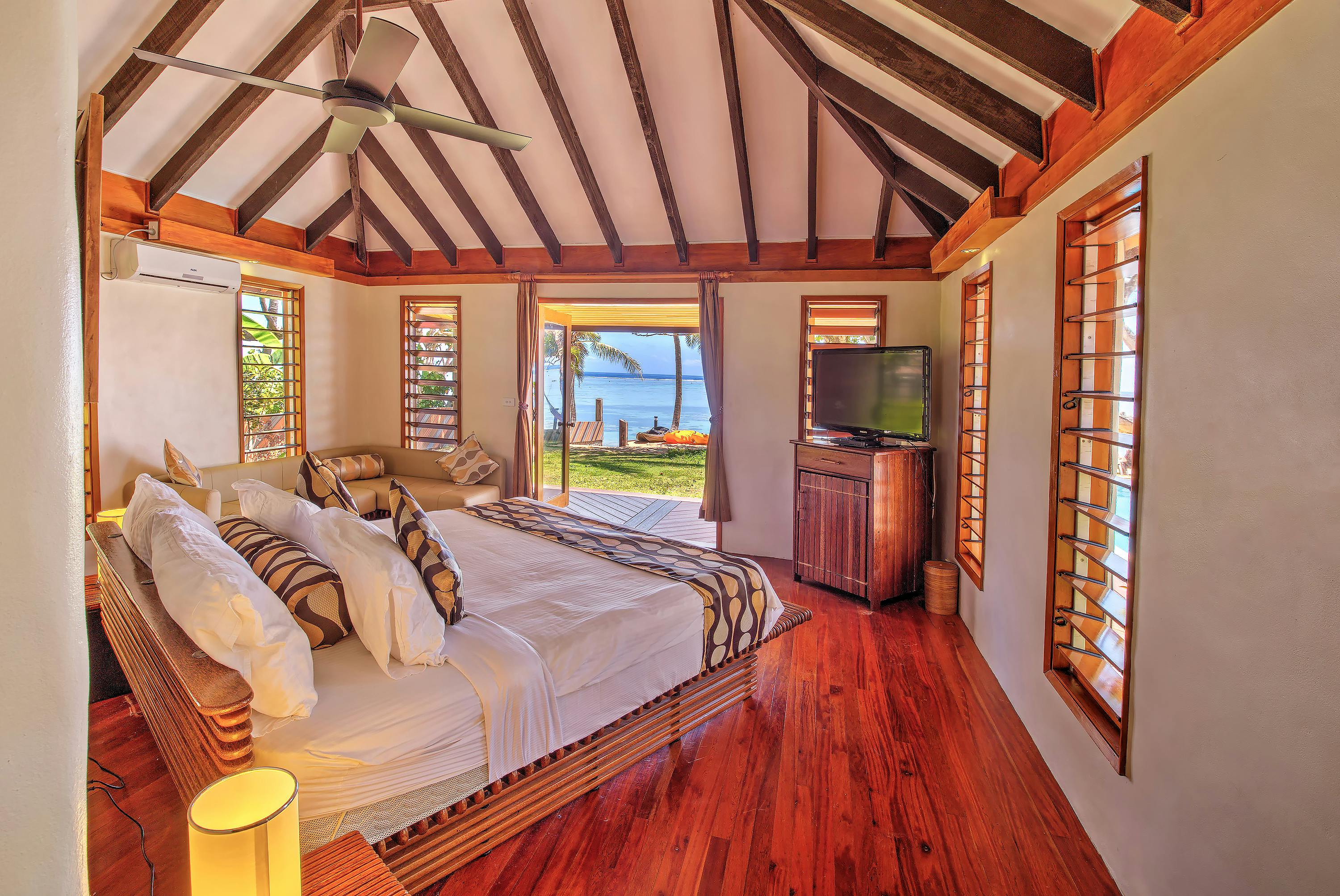 beachfront boutique hotel coral coast fiji private villa ocean view bath 2 person romantic escape