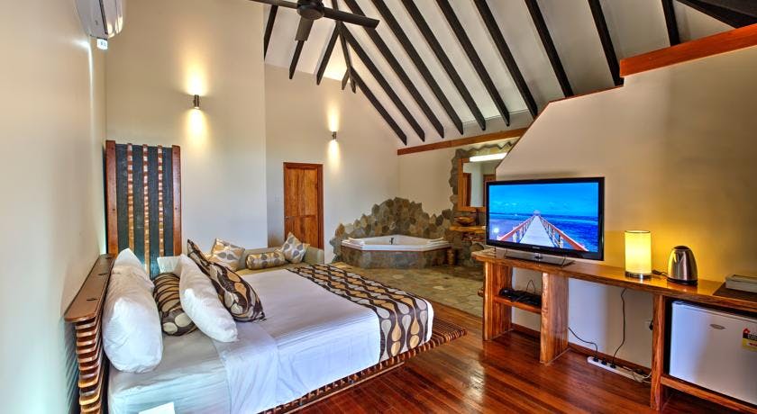 beachfront boutique hotel coral coast fiji private villa ocean view bath 2 person romantic escape