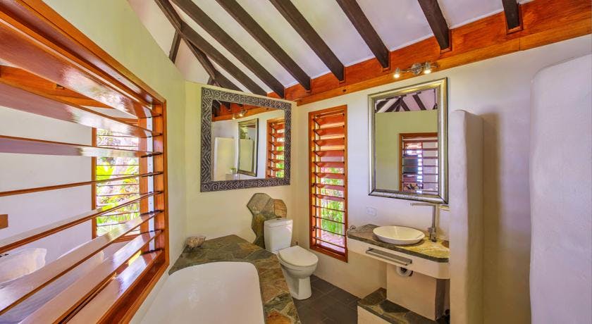 beachfront boutique hotel coral coast fiji private villa ocean view bath 2 person romantic escape