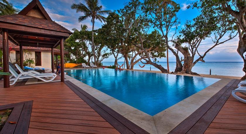 swimming pool infinity coral coast Fiji beachfront hotel