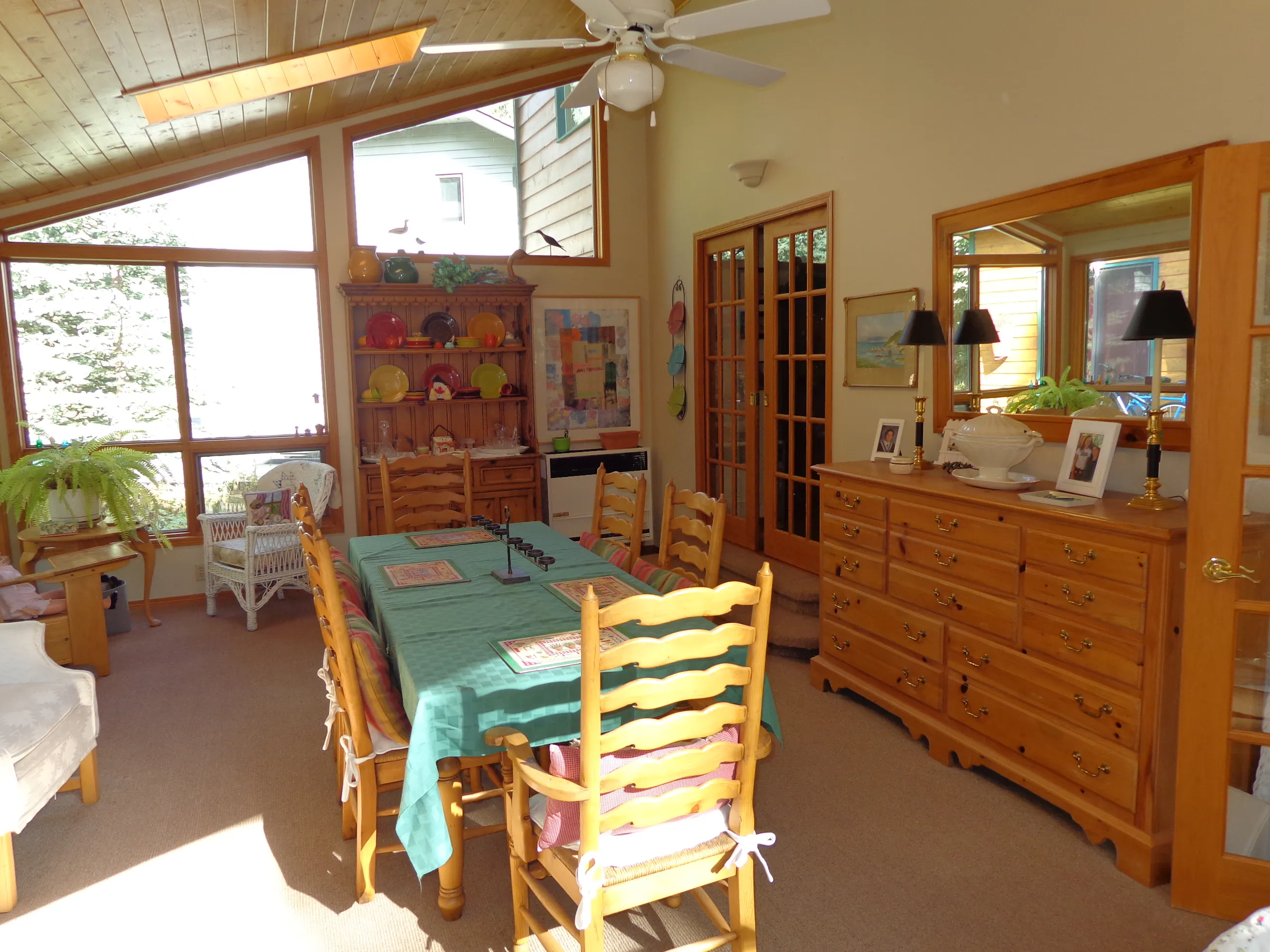 The dining area in the "garden room" is always ready for guests