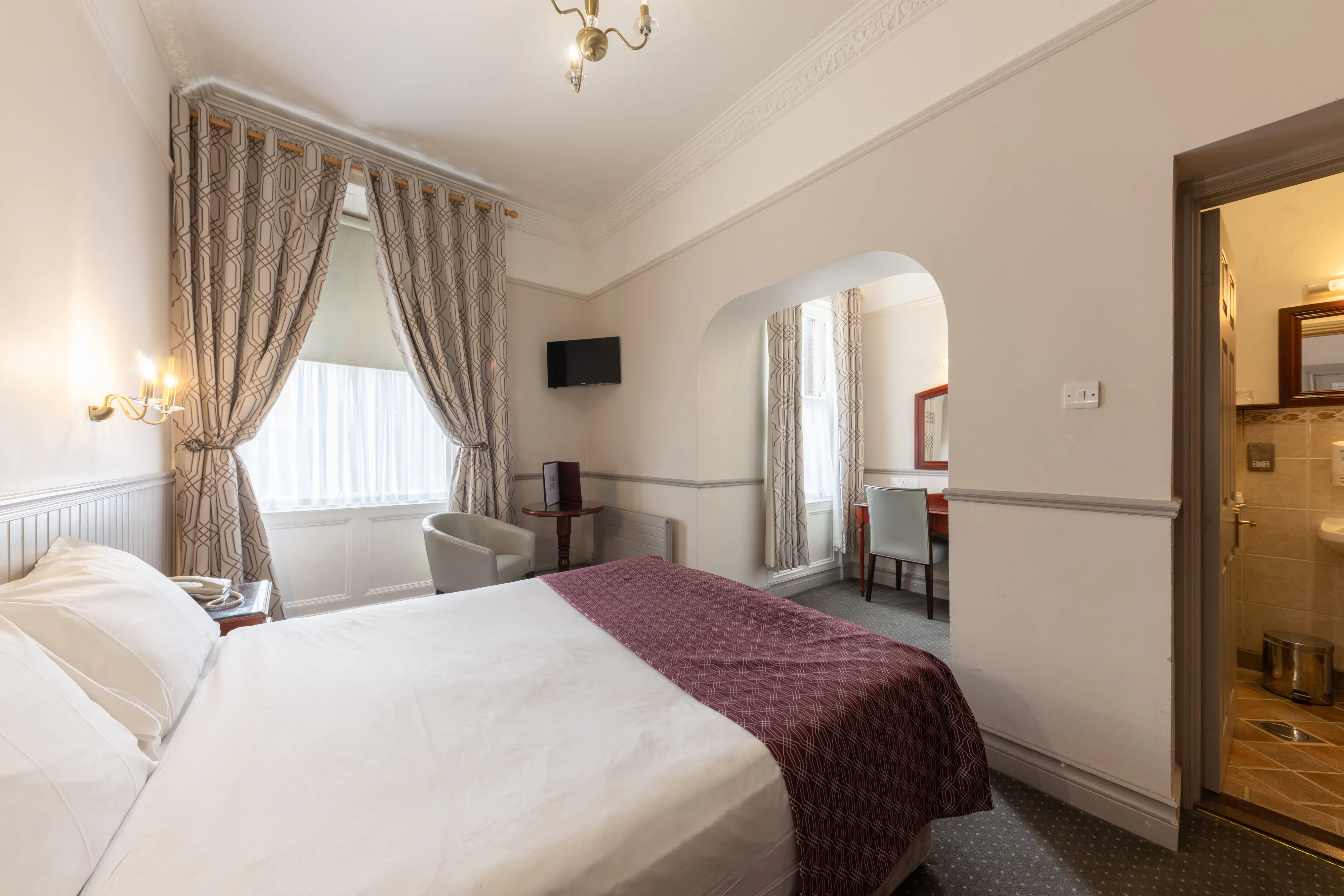 Lansdowne Hotel Dublin, double room in the centre of Dublin