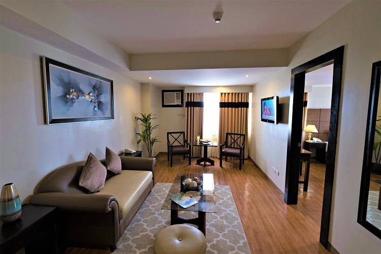 Executive Suites Room