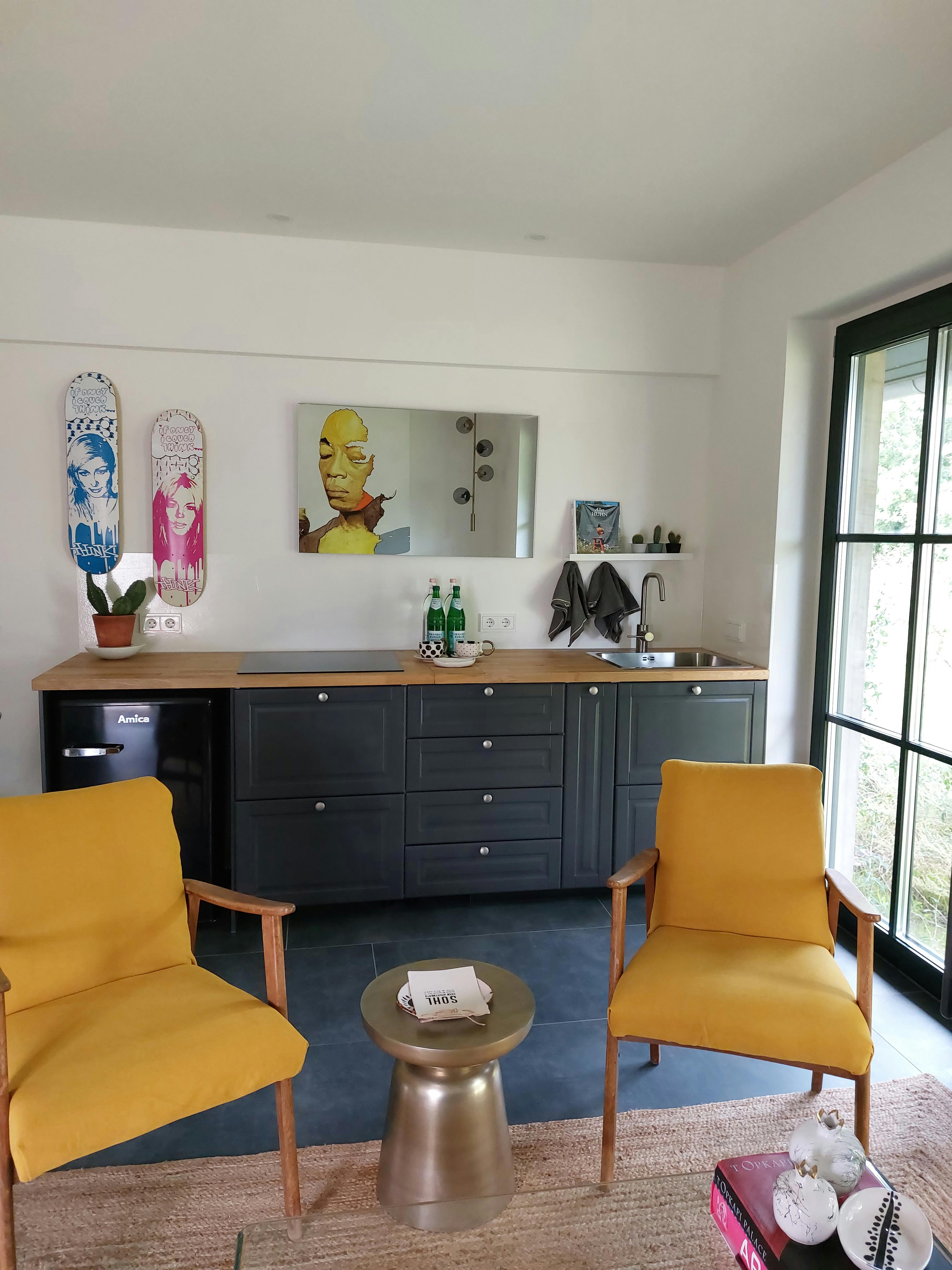 Apple Studio kitchenette