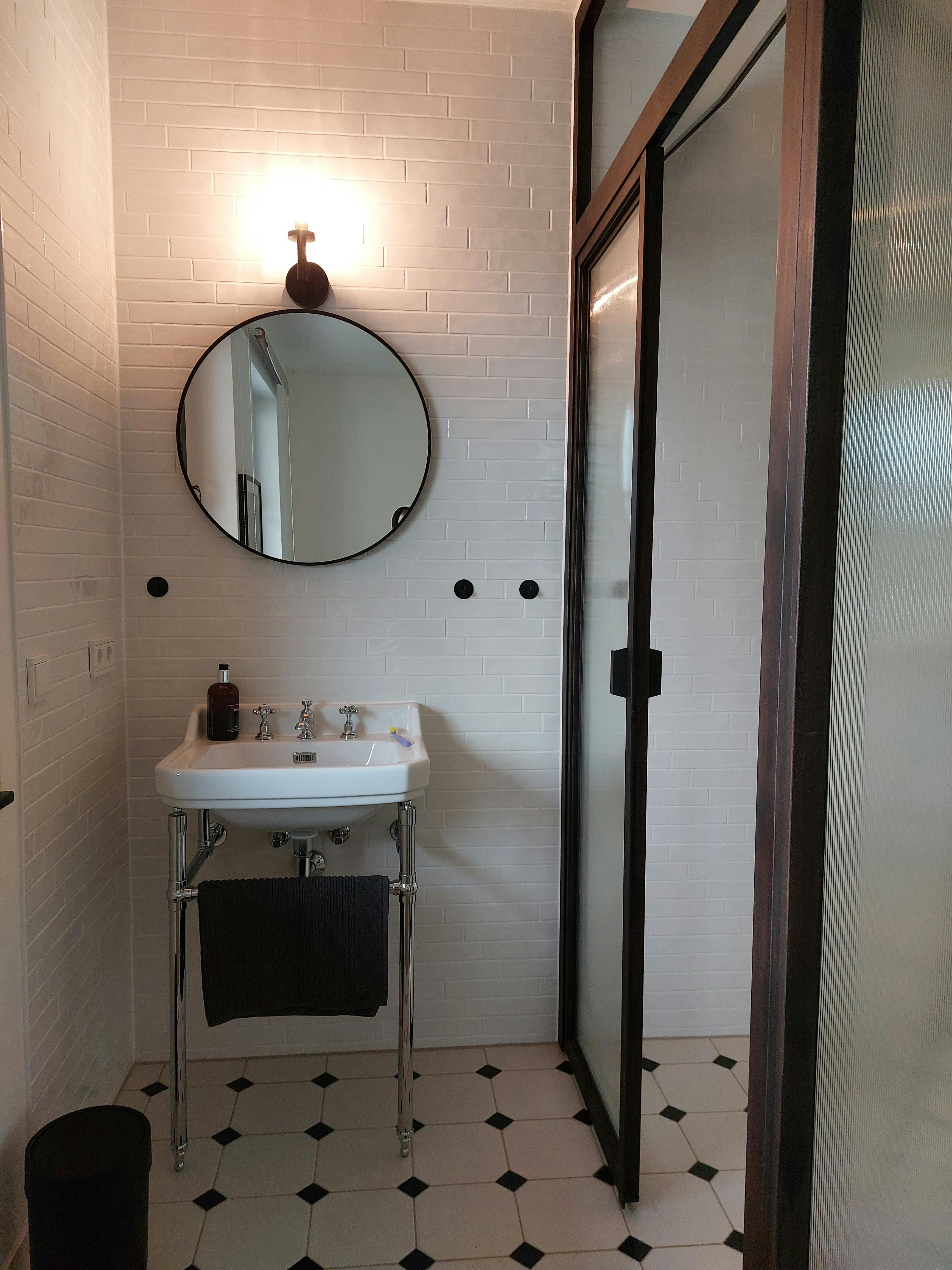 Apple Studio bathroom sink ensuite to bedroom