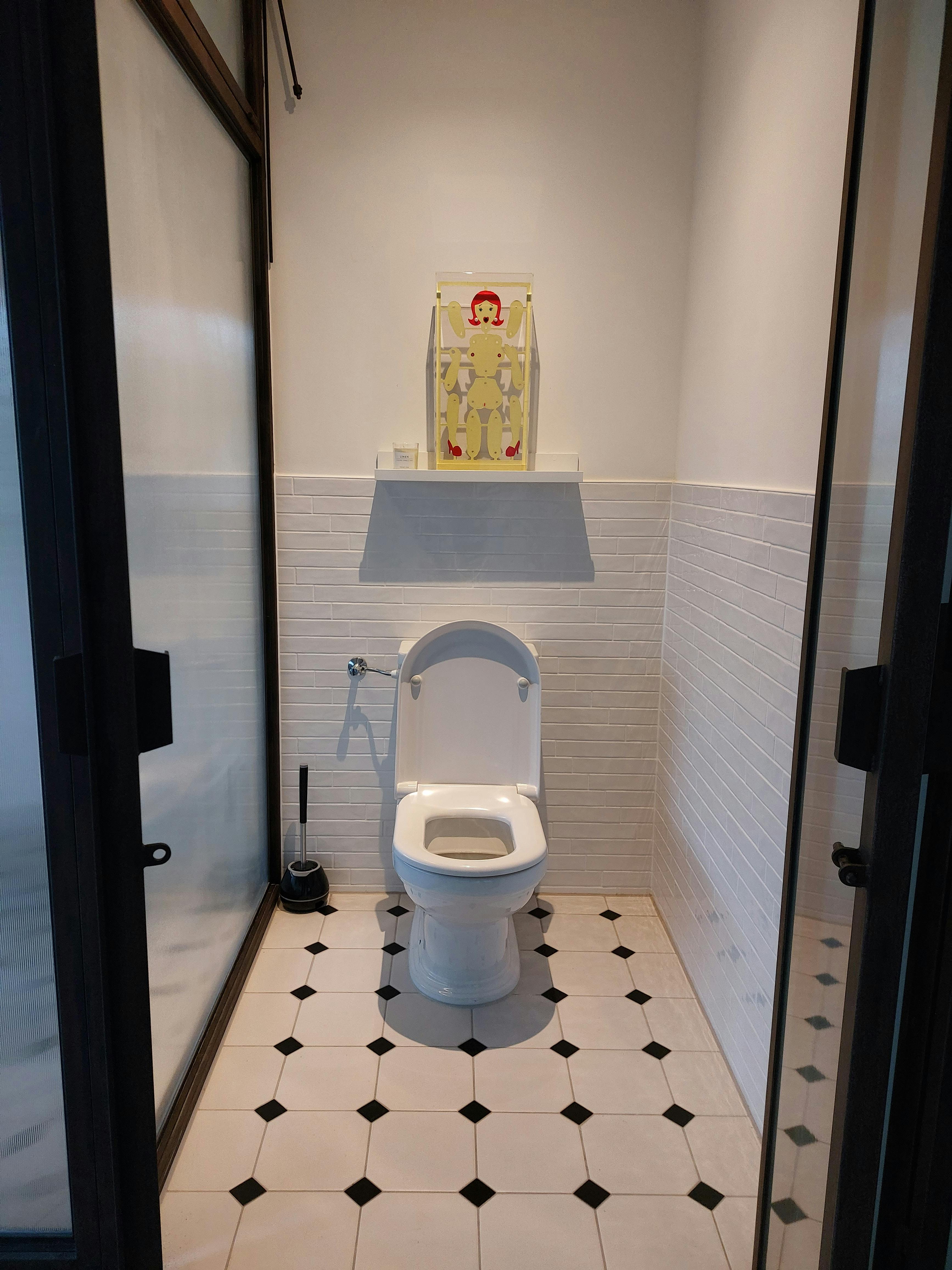 Apple Studio toilet ensuite to bedroom
