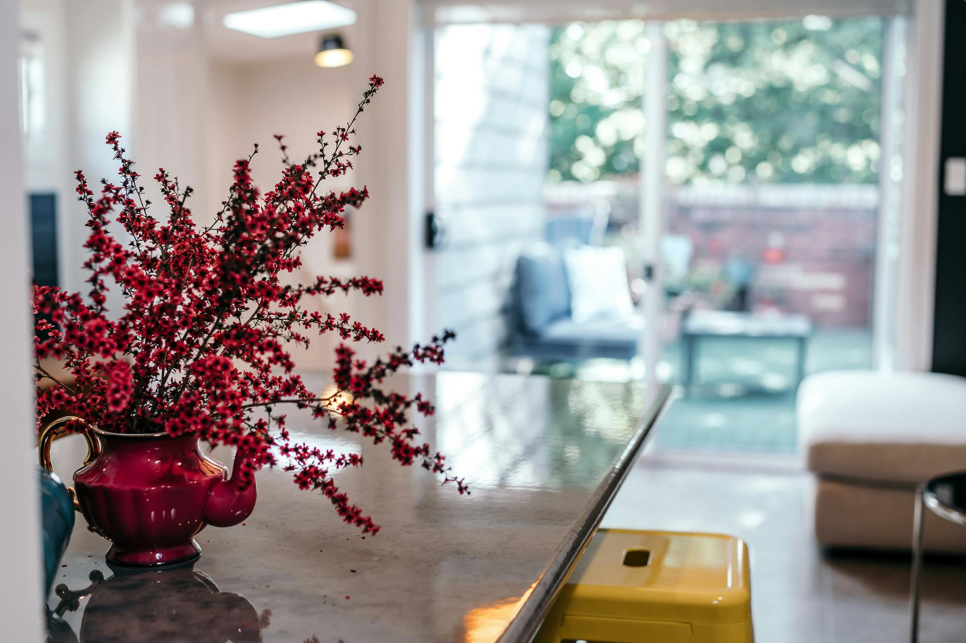 Decorative flowers in kitchen