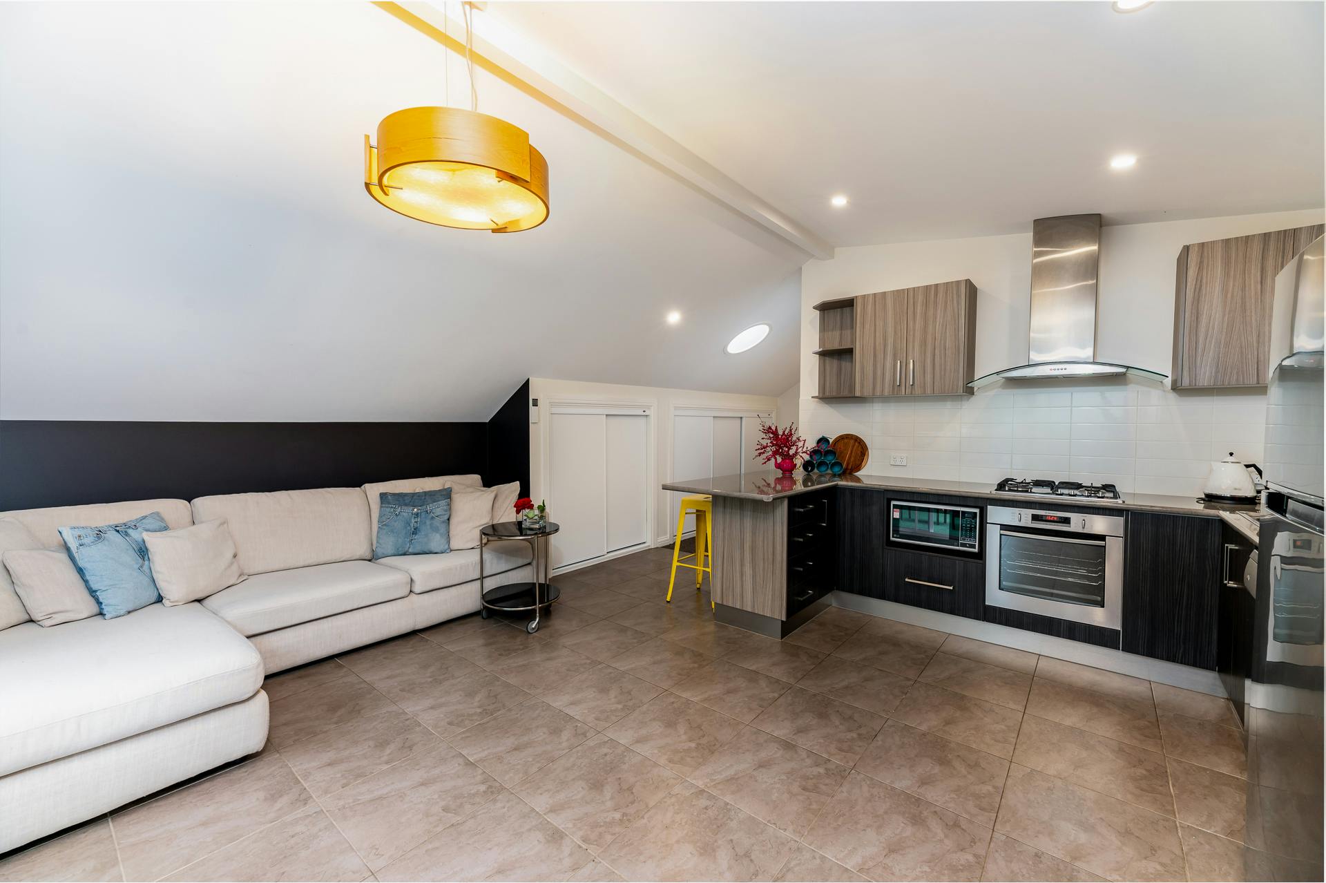 Kitchen and lounge area