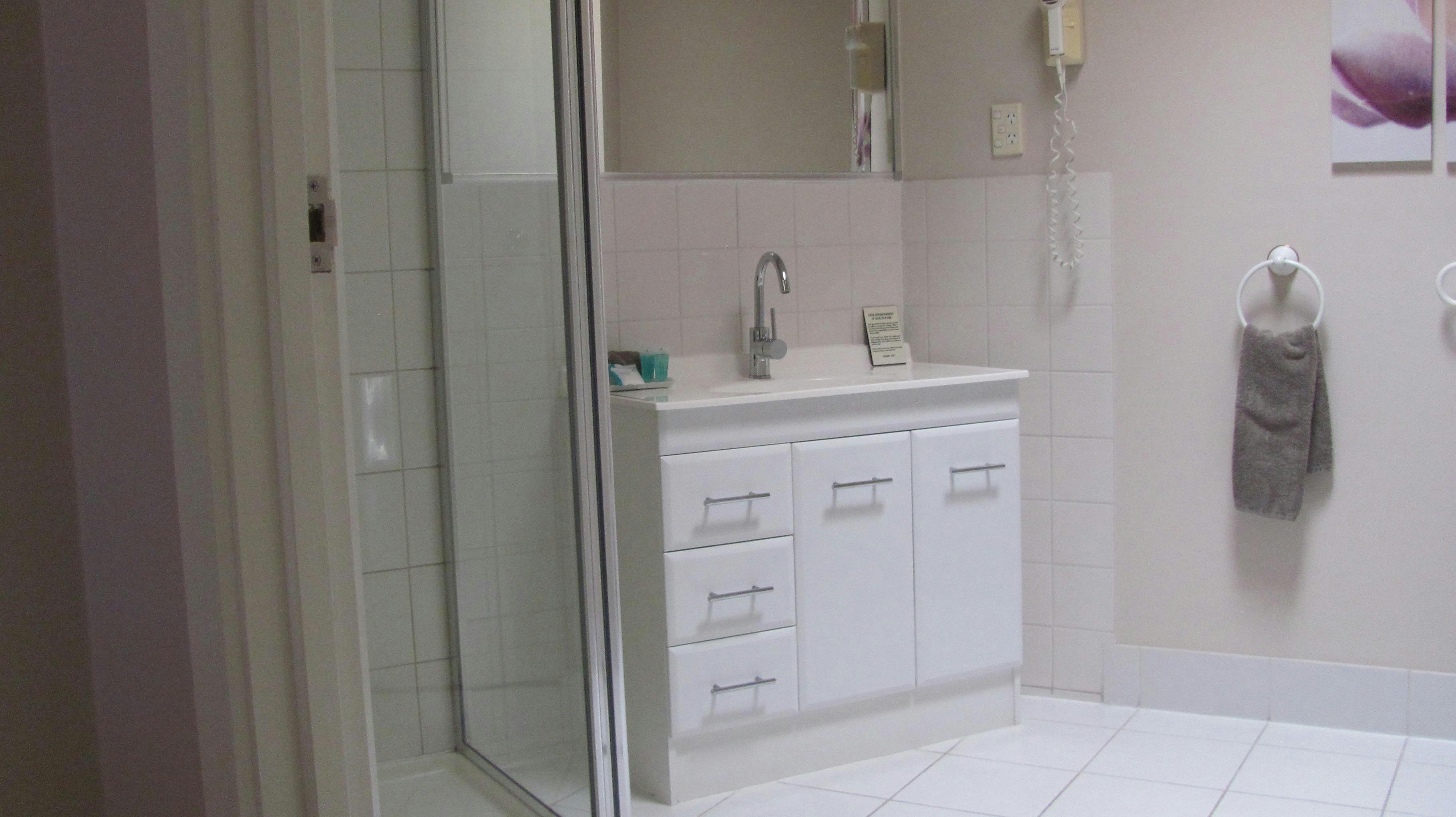 Bathroom Executive Room 2