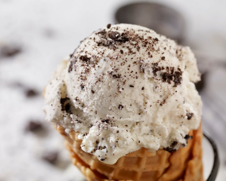 Summer Bay Orlando by Exploria Resorts - Italian dining, ice cream, poolside bar & grill with food and drinks.