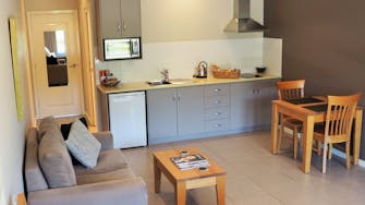 Must at Coonawarra wine country accommodation Penola South Australia number 4