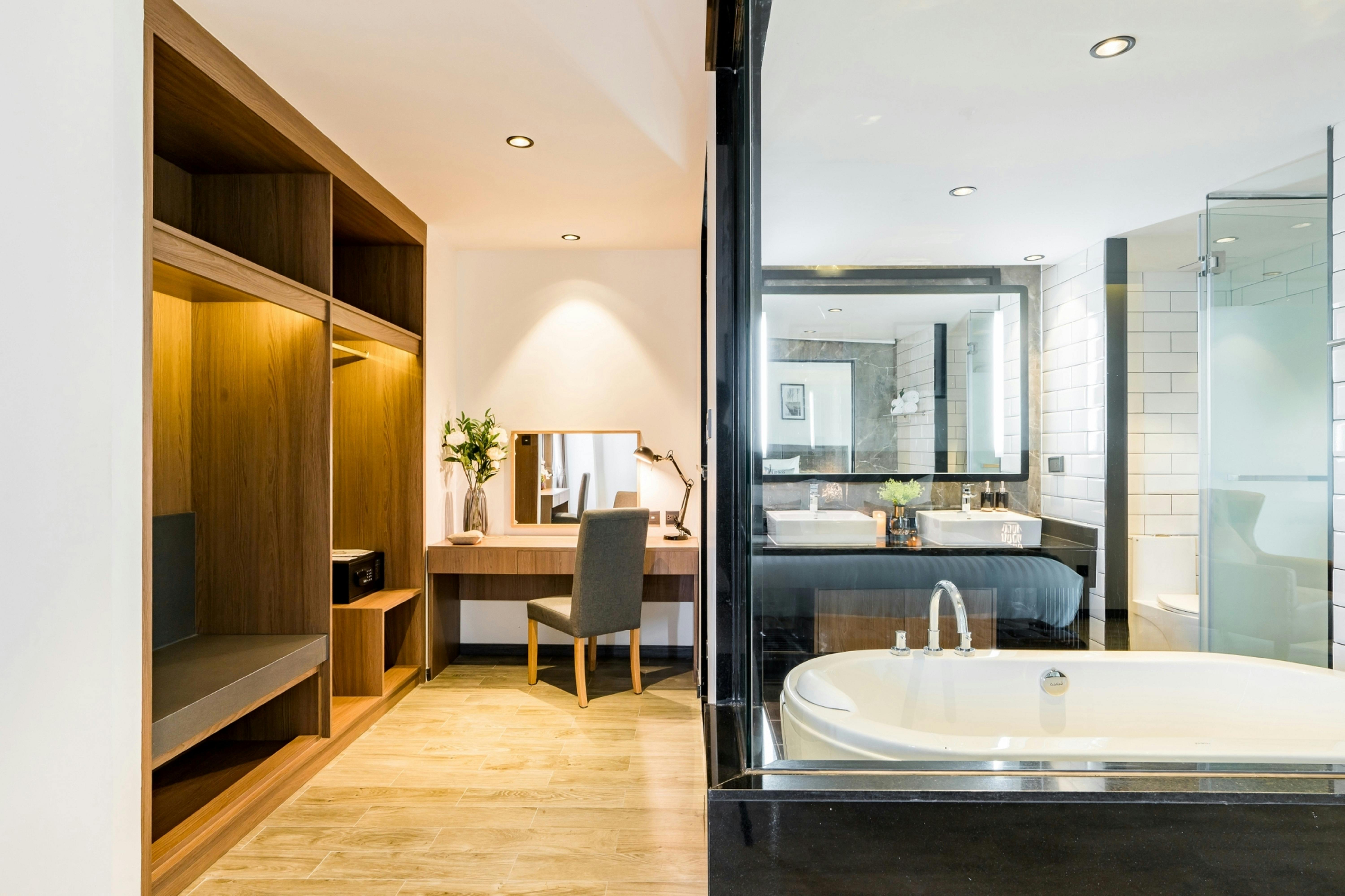 Junior Suite Bathroom