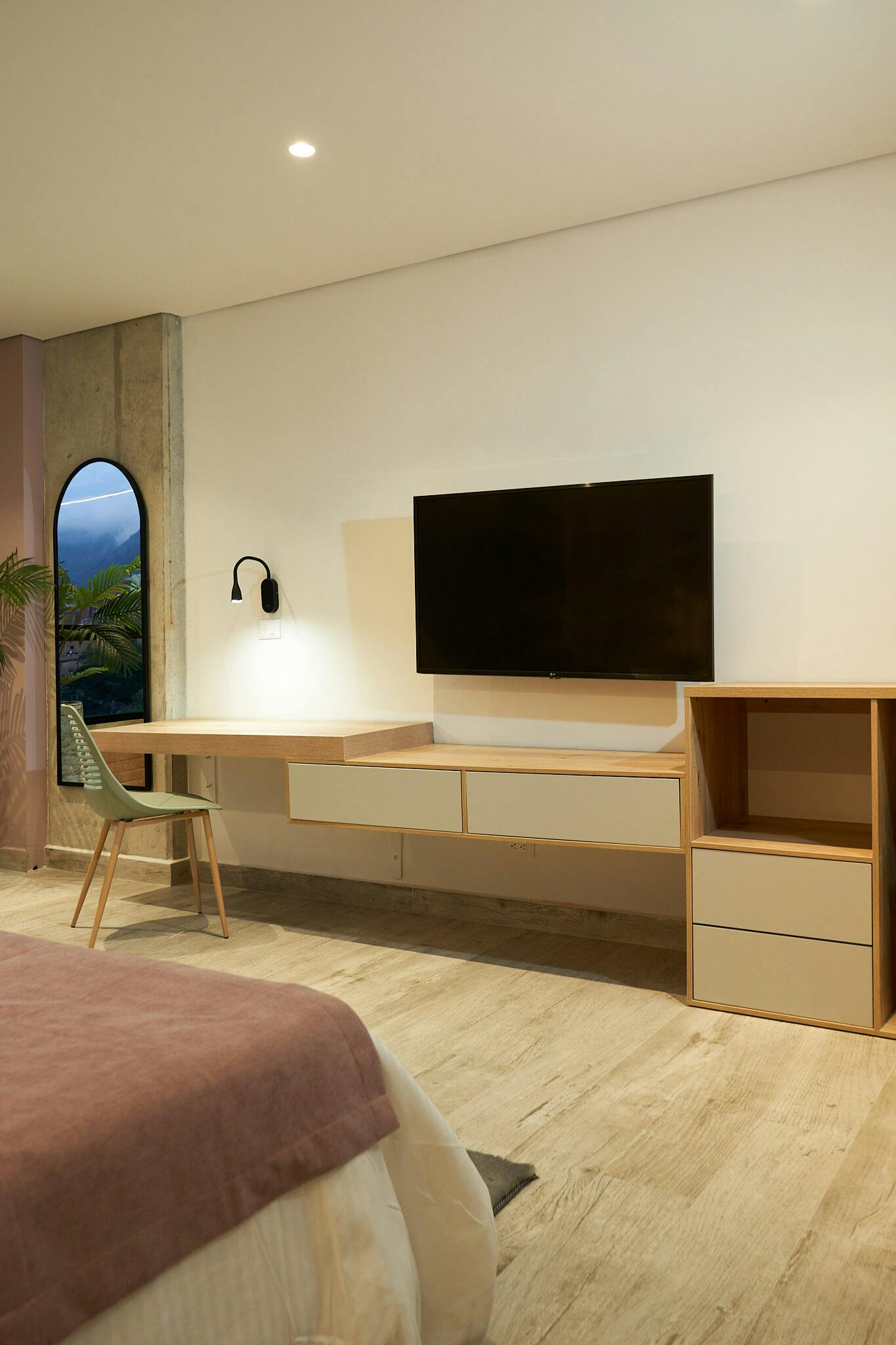 JUNOR SUITE