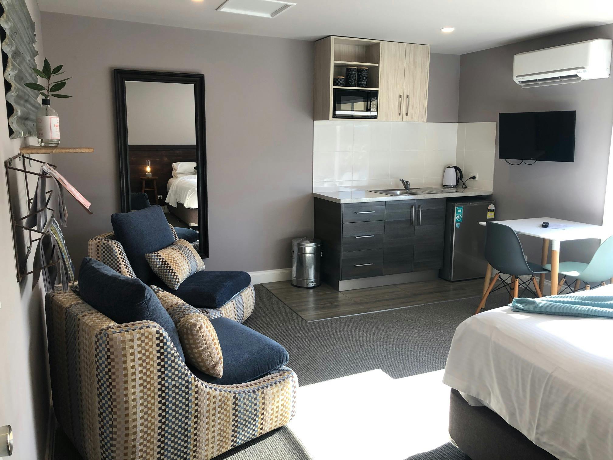 Room 2 old mechanics healesville