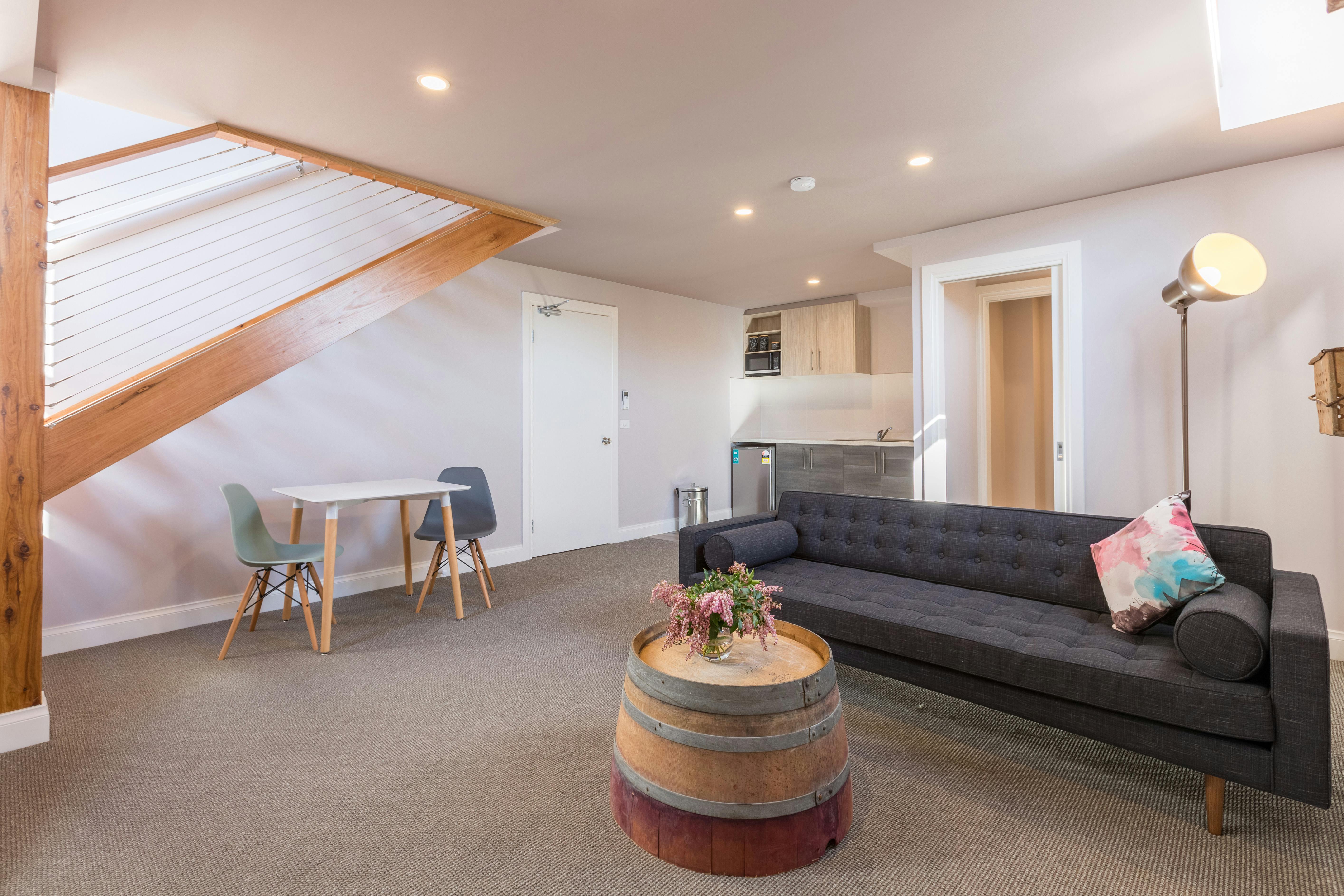 Lounge in King gallery