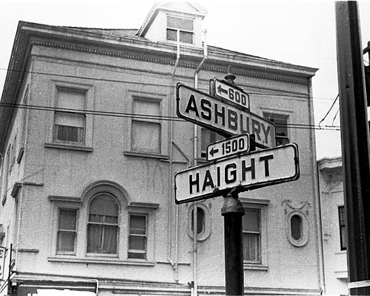 The Dylan Hotel- Ashbury and Haight close to BART station. Summer of Love