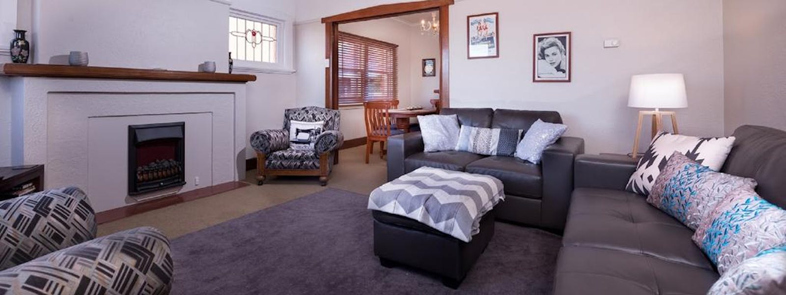 Hollywood House Lounge Room