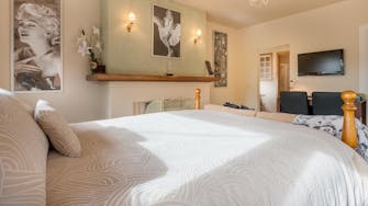 Marilyn Monroe Bedroom